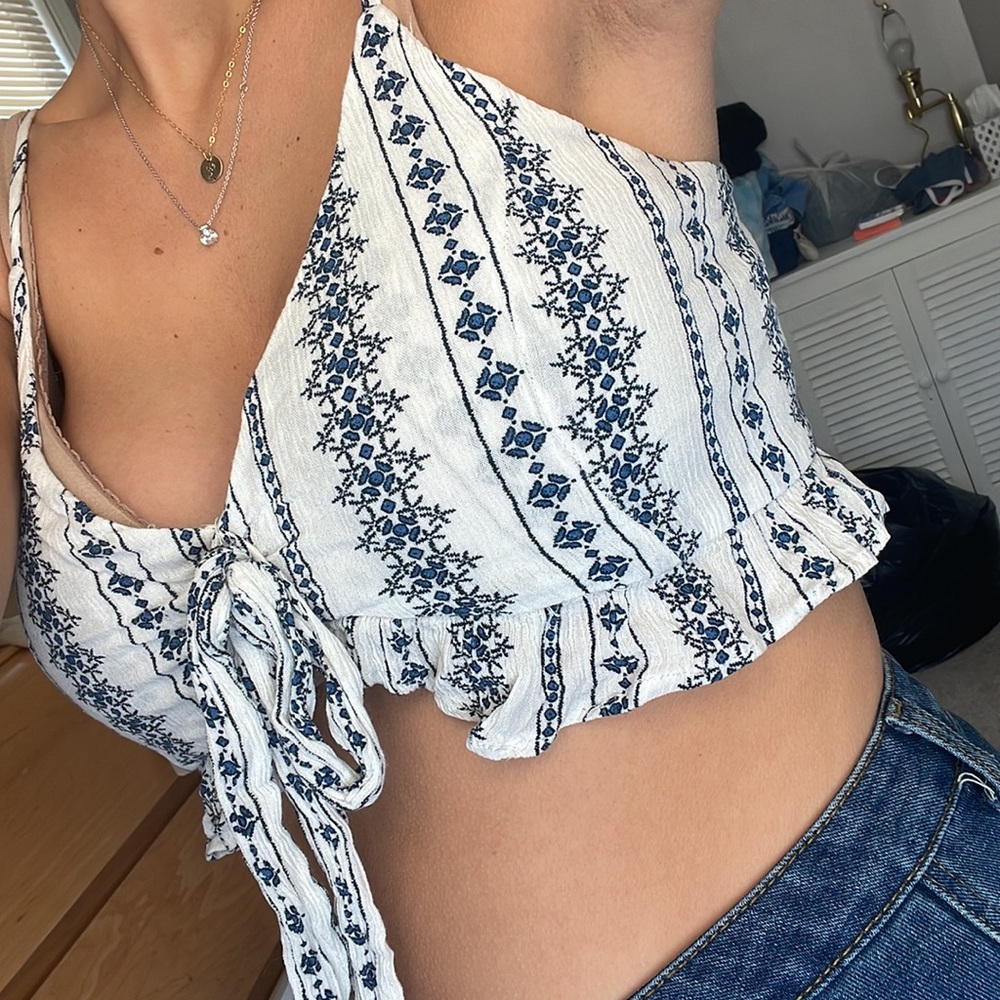 Cropped Shirt - Picture 3 of 4